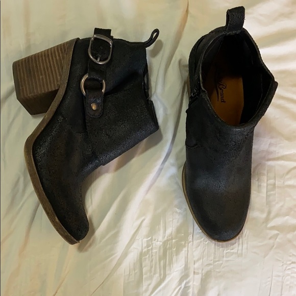 Lucky Brand black chunk heel bootie - Picture 2 of 3